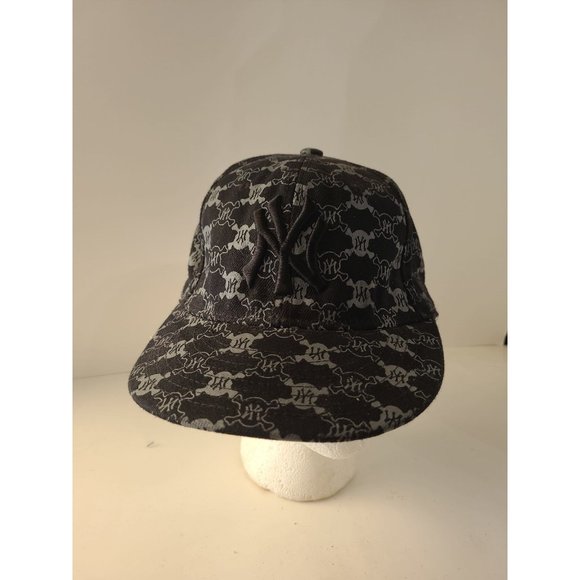 RARE‎ NY Yankees Skull and Bones Black Hat (sz. 7.5) - Picture 1 of 7